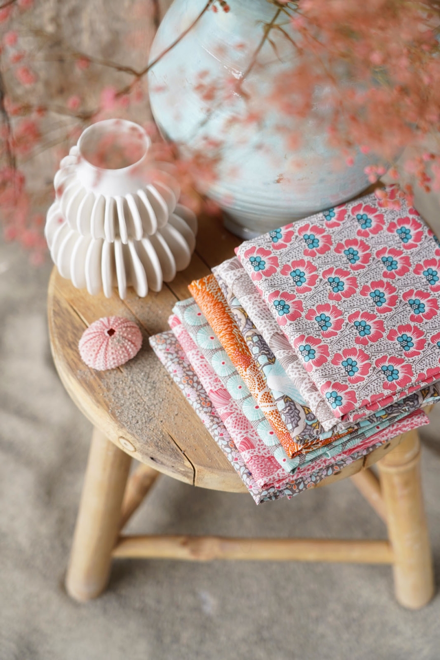 Tilda Patchwork Stoff Baumwolle - Cotton Beach - Ocean Flower Grey